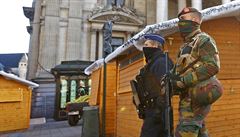 V ulicích Belgie jsou stále k vidní policisté a vojáci.
