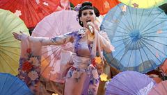 V pondl v Praze vystoup zlobiv panenka Katy Perry