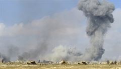 Protiteroristické jednotky irácké armády, podporované ze vzduchu leteckými...