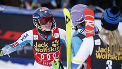 Mikaela Schiffrinová (vlevo) opt porazila vechny soupeky o více ne 2,5...