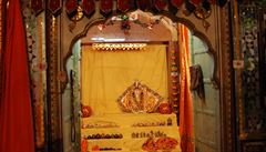 Domácí hinduistická svatyn v Dajpuru.