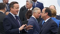 Britský premiér David Cameron spolu s francouzským prezidentem Francoisem...