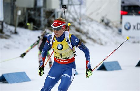 eská biatlonistka Gabriela Soukalová bhem stíhacího závodu v Östersundu.