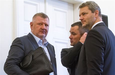 Kauza Oleo u soudu: (zleva) Ivo Rittig, David Michal a Vlastimil Rampula.