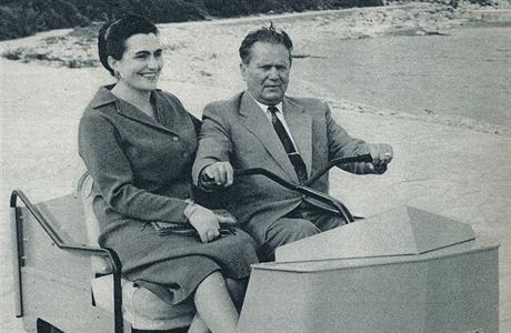 Nkdejí první pár socialistické Jugoslávie: Jovanka a Tito.