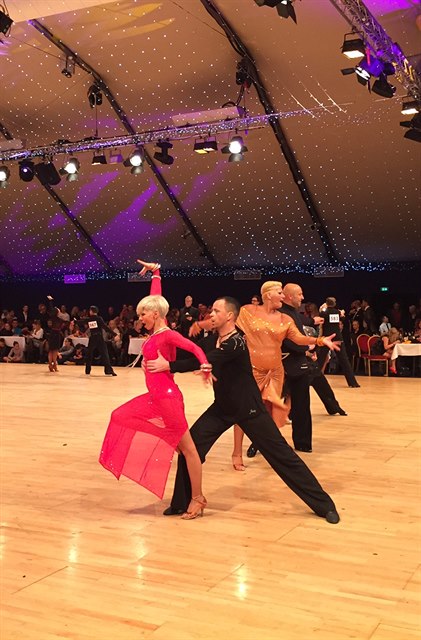 Taneční pár Martin Macoun - Jitka Boháčová na MS amatérů v Paříži.