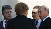 Zleva ukrajinský prezident Petro Poro�enko, n�mecká kanclé�ka Angela Merkelová... | na serveru Lidovky.cz | aktu�ln� zpr�vy
