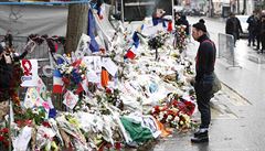 Islámský stát zveřejnil záběry s poselstvím devíti pařížských útočníků