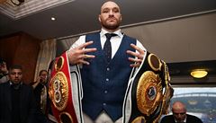 Tyson Fury na tiskové konferenci v Boltonu po utkání proti Vladimirovi Klikovi.