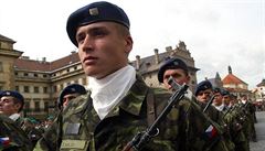 Organizace, kterým Češi nejvíce věří: armáda, policie a rádio