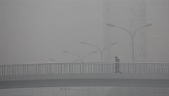 Už nejen Peking. Poplach kvůli extrémnímu smogu ničí i další čínská města