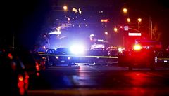 Policie zasahuje proti útoníkm.