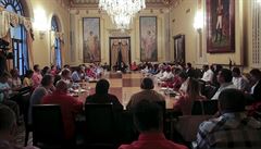 Venezuelský prezident Maduro jedná s guvernéry a ministry v paláci Miraflores v...