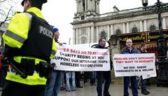Demonstrace proti pijímání uprchlík v severoirském Belfastu.
