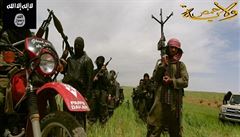 Skupina džihádistů u syrského města Homs (snímek pochází z propagandistického...