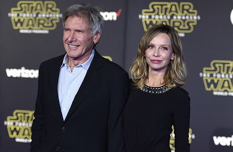 Harrison Ford s manelkou, herekou Calistou Flockhart na premiée filmu Star...
