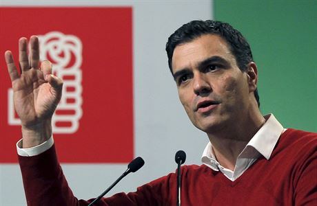 Tiatyicetiletý Pedro Sánchez se ujal vedení socialist loni v ervnu.