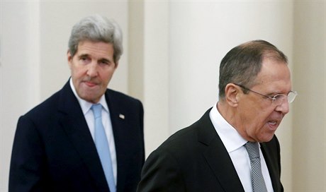 John Kerry a Sergej Lavrov.