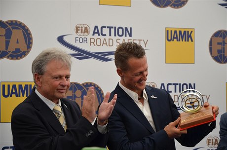 Oldřich Vaníček s Michaelem Schumacherem při ÚAMK Road Safety Day v Praze na...