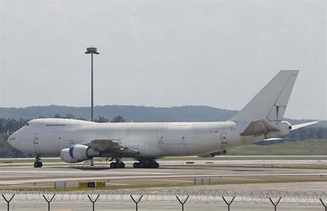 Malajské mezinárodní letit v Kuala Lumpuru vyzvalo majitele tí boeing 747,...