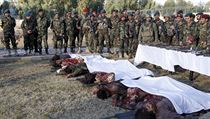 Afghnt vojci u tl zabitch bojovnk Talibanu.
