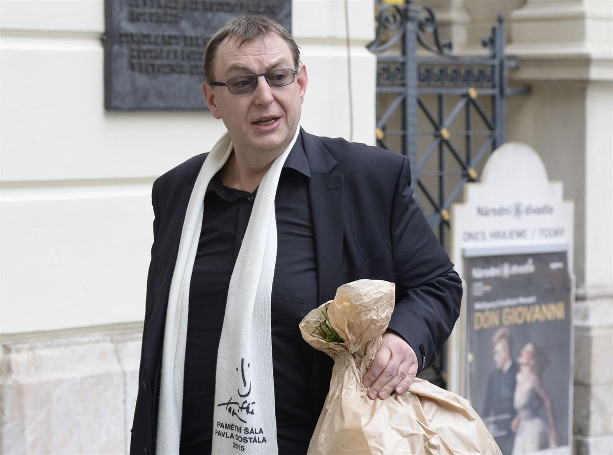 Rajmont byl um�leckým �éfem osm let, p�ivedl nap�íklad Miroslava Donutila,...