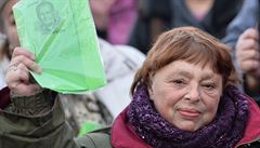 Demonstrace na podporu Zemana: ‚Čechy Čechům‘ i zpěvák Ortel