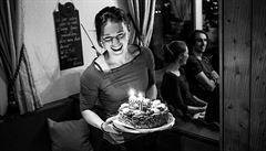 NAROZENINY. Veronika Vítková miluje sladké, na dortu k 27. narozeninám si...