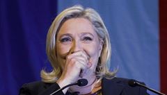 Macron, nebo Le Penová? Francie při eurovolbách zažije těsný souboj