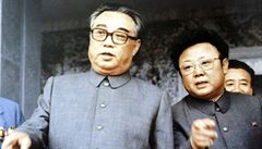 Dva Kimové. Kim ong-il (vpravo) s otcem Kim Ir-senem na snímku z roku 1983.