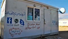 Lidé v Zaatarí vyuívají vech moností spojit se s blízkými i sledovat dní ve...