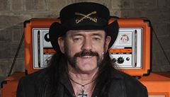 Zemel frontman skupiny Motrhead Lemmy Kilmister. Kapela proto skon