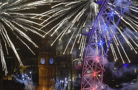 Londnsk Big Ben v zi ohostroj