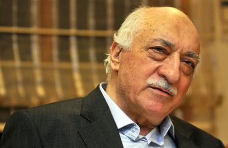 Hlavním obalovaným v procesu je Fethullah Gülen, který ije v exilu.