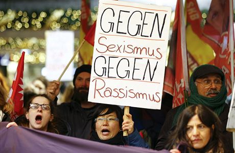 Proti sexismu, proti rasismu. Demonstrace v Kolín.
