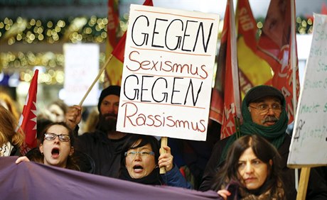 Proti sexismu, proti rasismu. Demonstrace v Kolín.