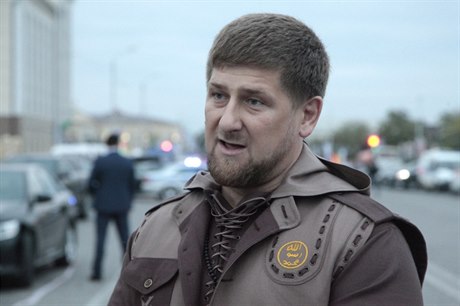 Z povení Vladimira Putina vládne Kadyrov eensku tvrdou rukou.