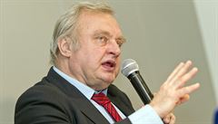 Miloslav Ransdorf mluví na tiskové konferenci 7. ledna ohledn tzv. výcarské...
