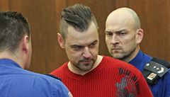 Petr Kramn dostal 28 let za vradu manelky a dcery