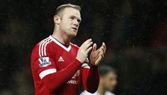 Wayne Rooney se raduje z gólu do sít Swansea