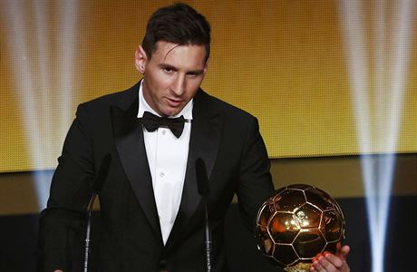 Lionel Messi se Zlatým míem pro rok 2015