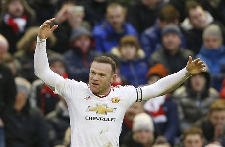 Wayne Rooney se raduje z gly do st Liverpoolu.