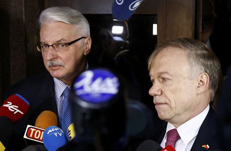 f polsk diplomacie Witold Waszczykowski (vlevo) a nmeck ambasador ve...