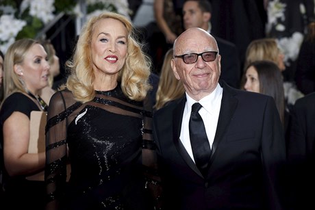 Mediální magnát Rupert Murdoch se zasnoubil s bývalou manelkou Micka Jaggera