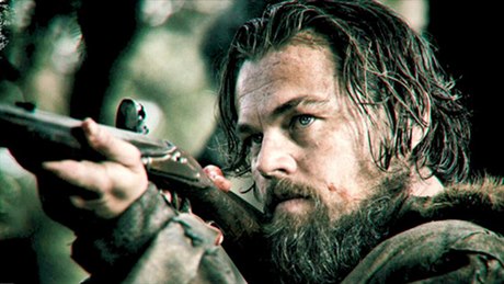 Leonardo DiCaprio ve filmu REVENANT Zmrtvýchvstání.