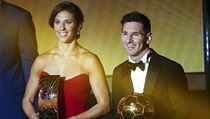 Lionel Messi a Carli Lloydov po pedn Zlatho me pro rok 2015