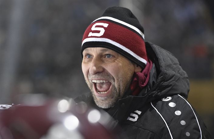 �estkrát jeho týmy v semifinále neusp�ly, tentokrát v�ak Josef Janda� dovedl Spartu do finále.