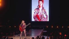 Madonna na svém koncertě zavzpomínala na Davida Bowieho