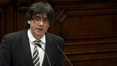 Designovaný katalánský premiér Puigdemont bhem proslovu v Barcelon