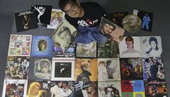 Filipínský sbratel Bowieho desek Rene Rivo.